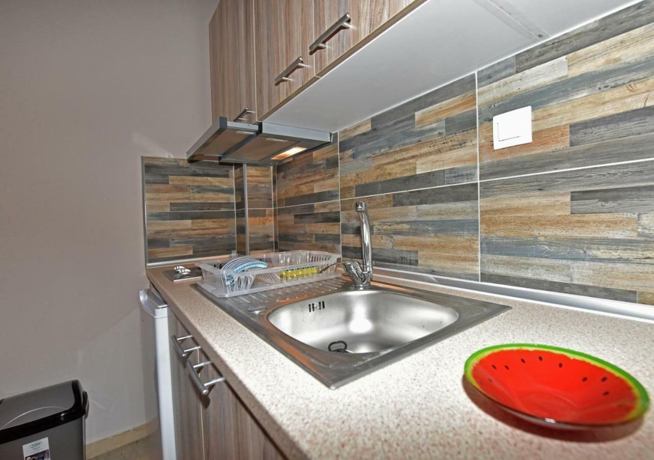 Alexandros Seaview Apartment *